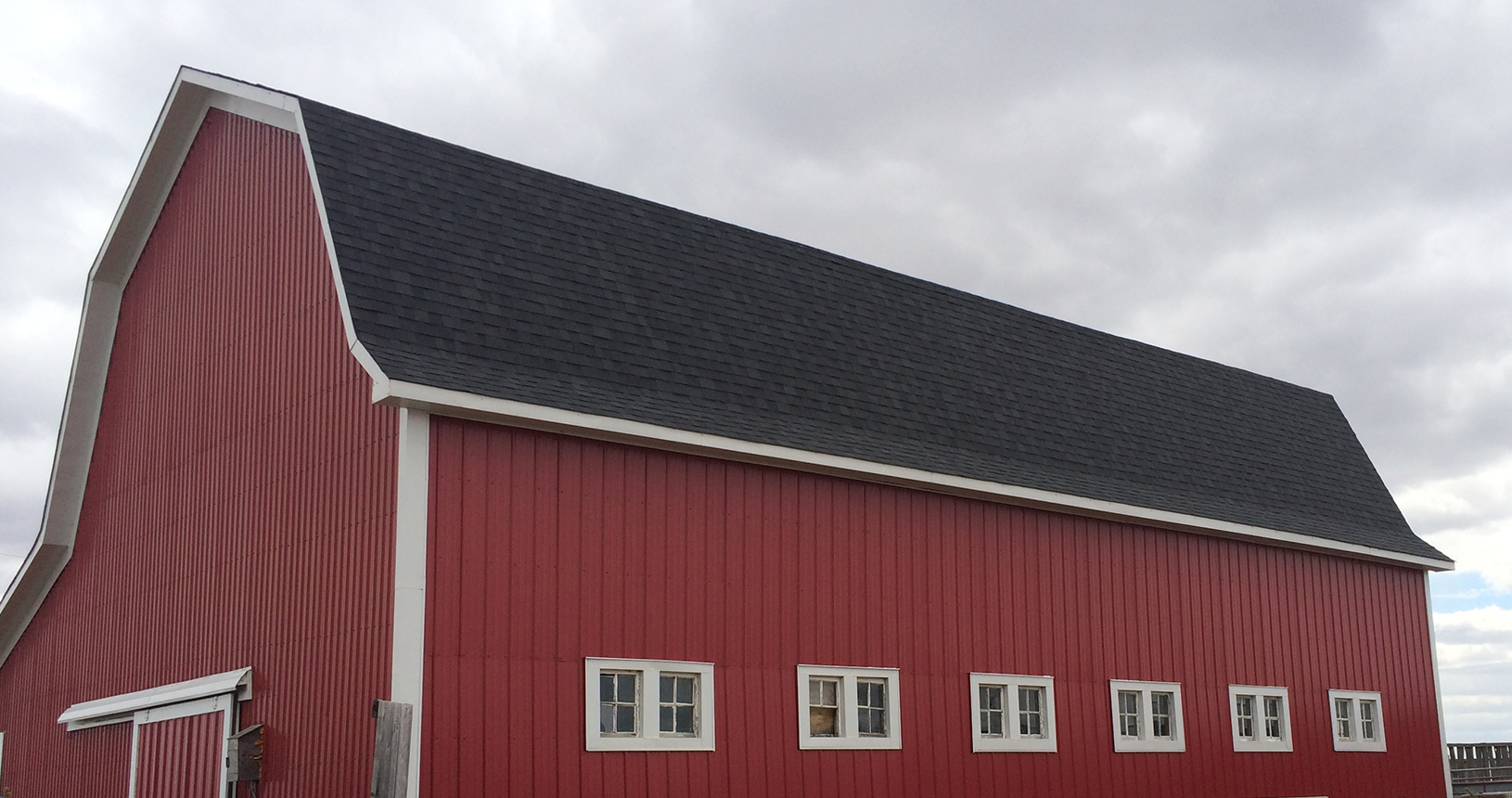 J&M Roofing Services: Asphalt Shingle Barn Roof